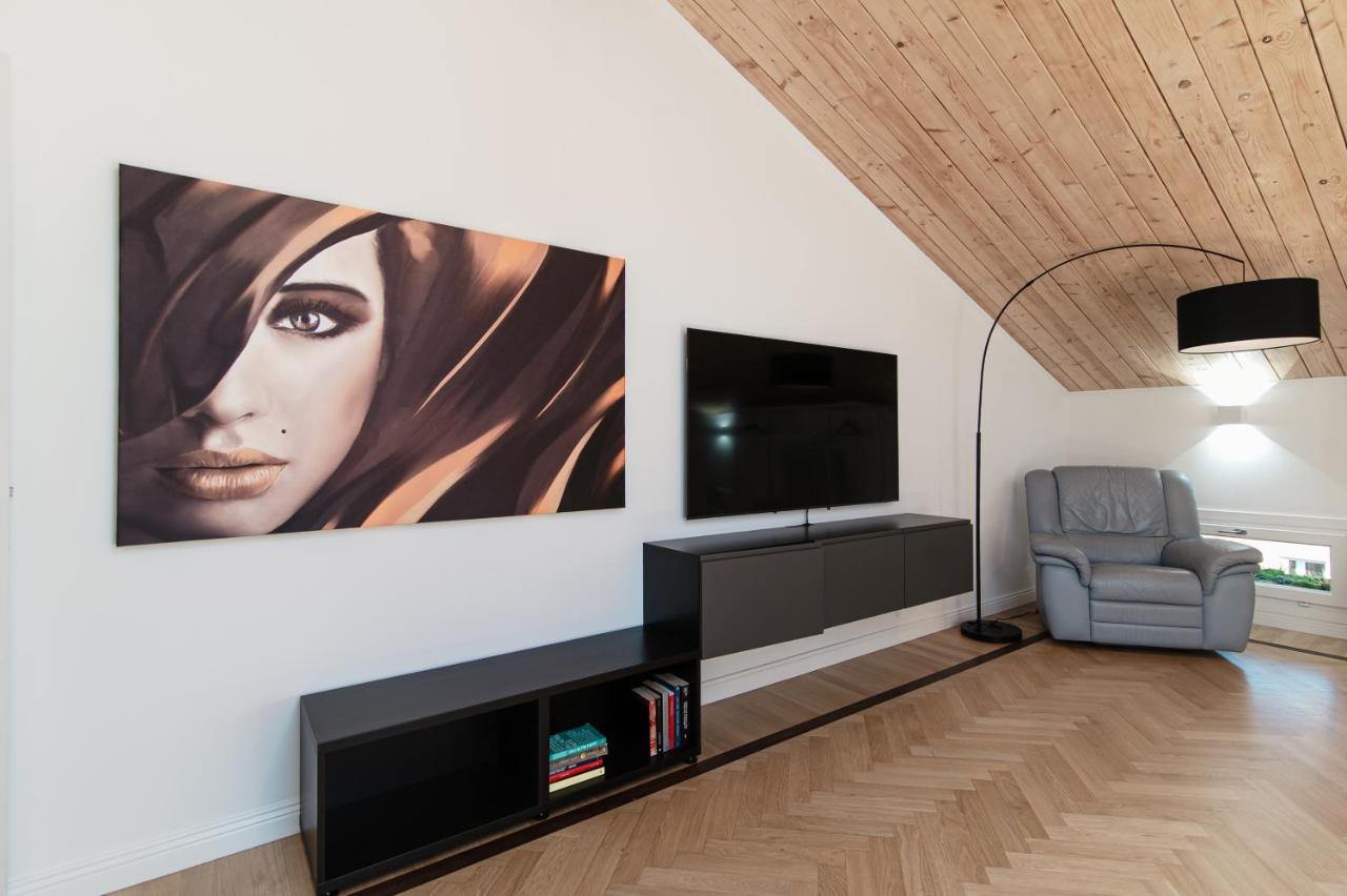 Attic 64 - The House Of Travelers Apartment *