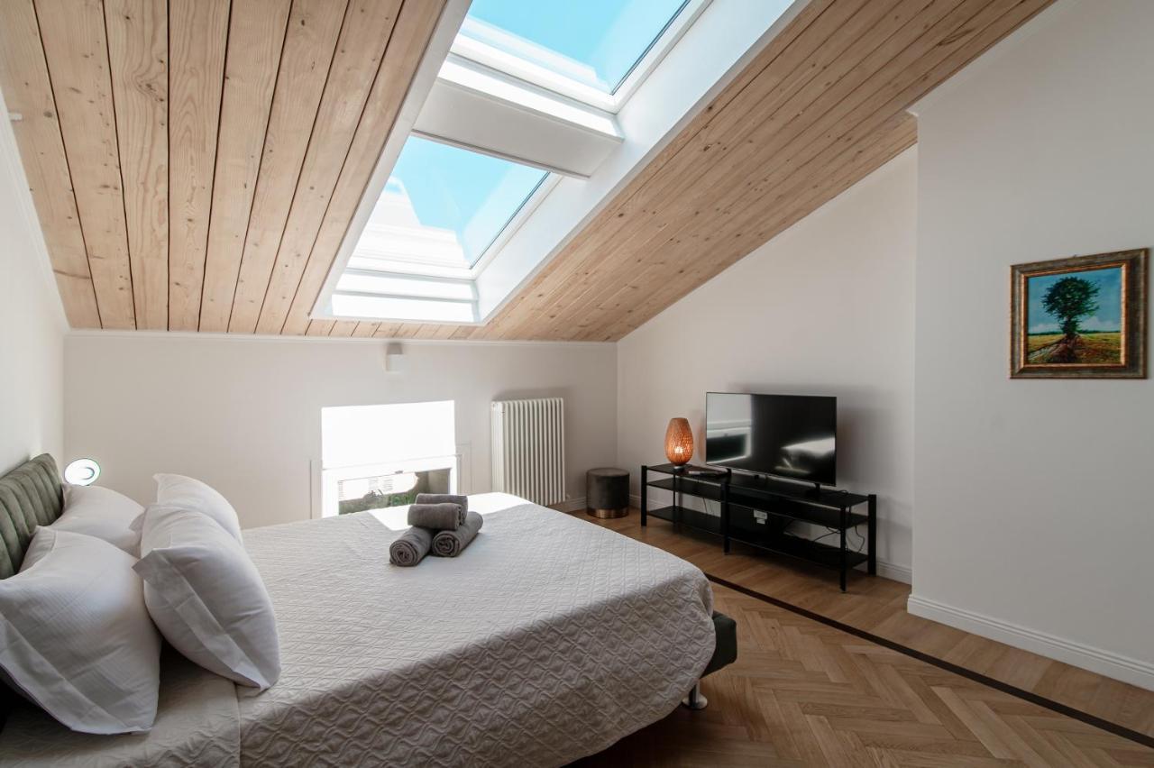 Attic 64 - The House Of Travelers Apartment