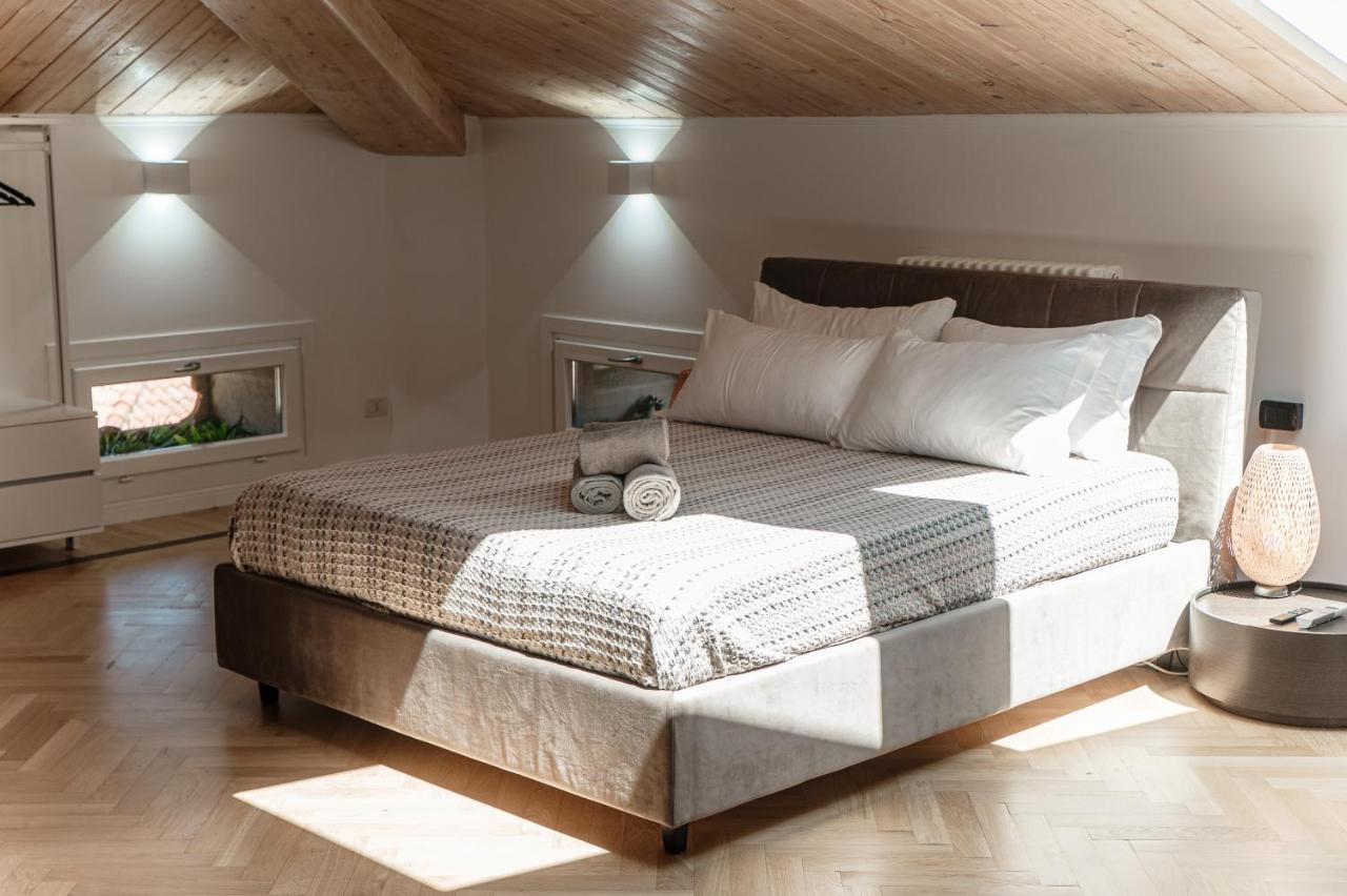 Attic 64 - The House Of Travelers Como