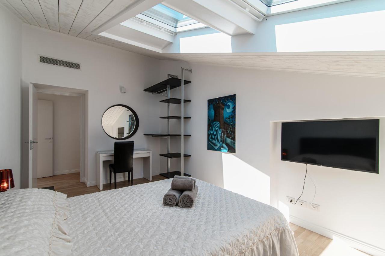 Attic 64 - The House Of Travelers Apartment Como