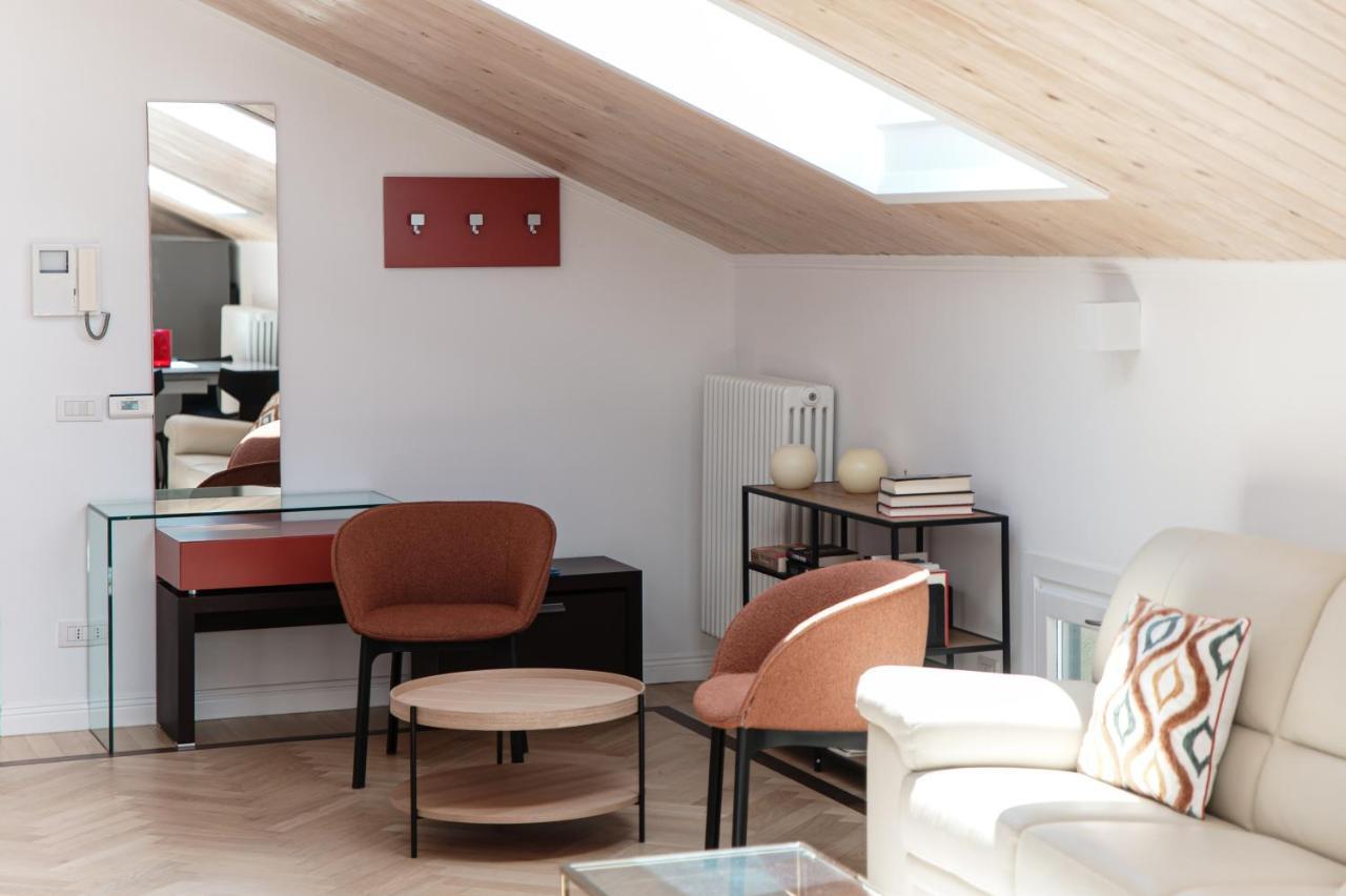 Apartment Attic 64 - The House Of Travelers Como