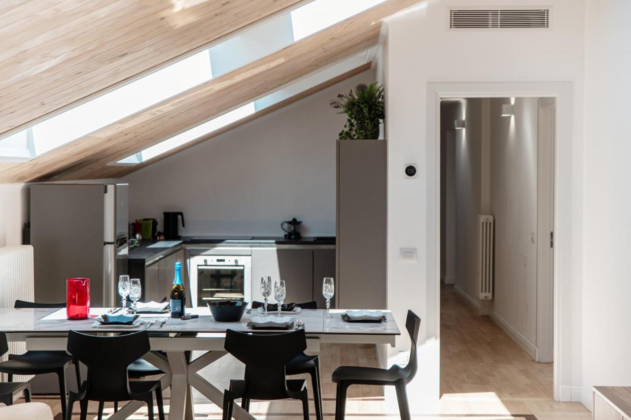 Attic 64 - The House Of Travelers Apartment